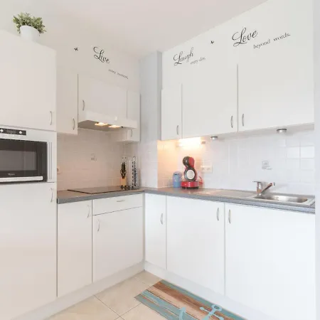 Bowie With Shared Pool By Interhome *