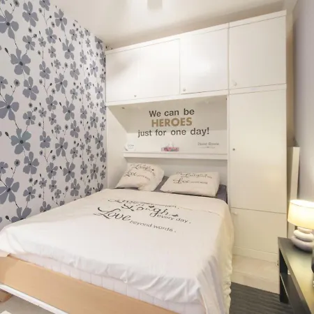 Bowie With Shared Pool By Interhome